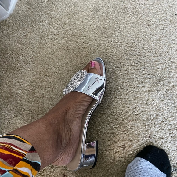 Women Metallic Sandals - Picture 7 of 7